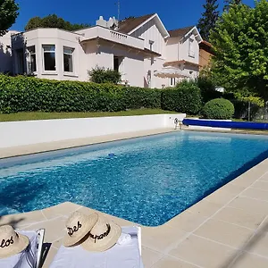 https://clos-des-campanules.hotels-rhonealpes.com
